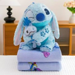 PLUSZOWA MASKOTKA STITCH Z KOCEM-40CM DLA DZIECI.