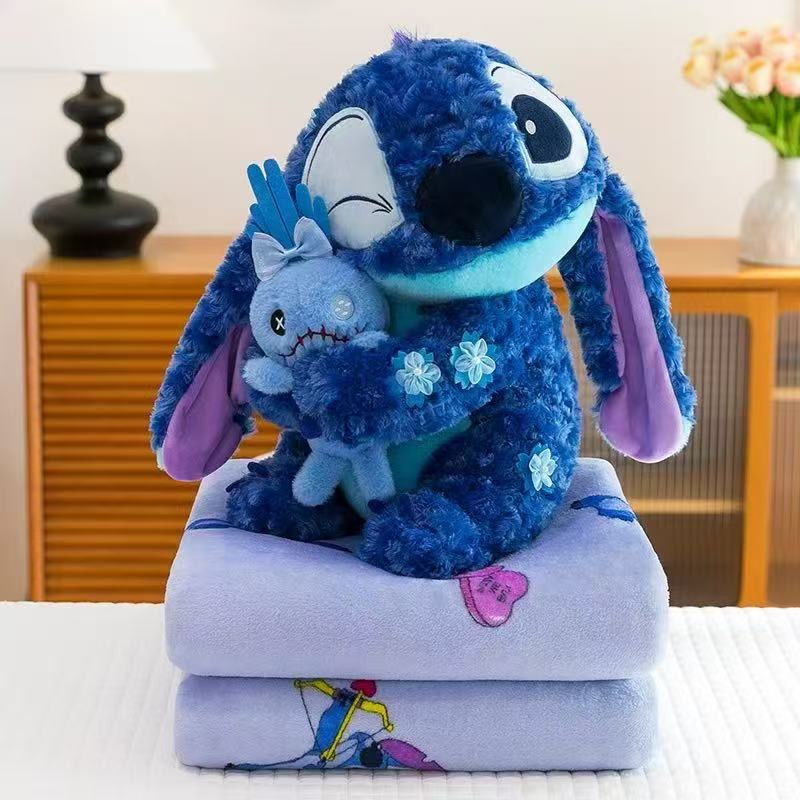 PLUSZOWA MASKOTKA STITCH Z KOCEM-40CM DLA DZIECI.