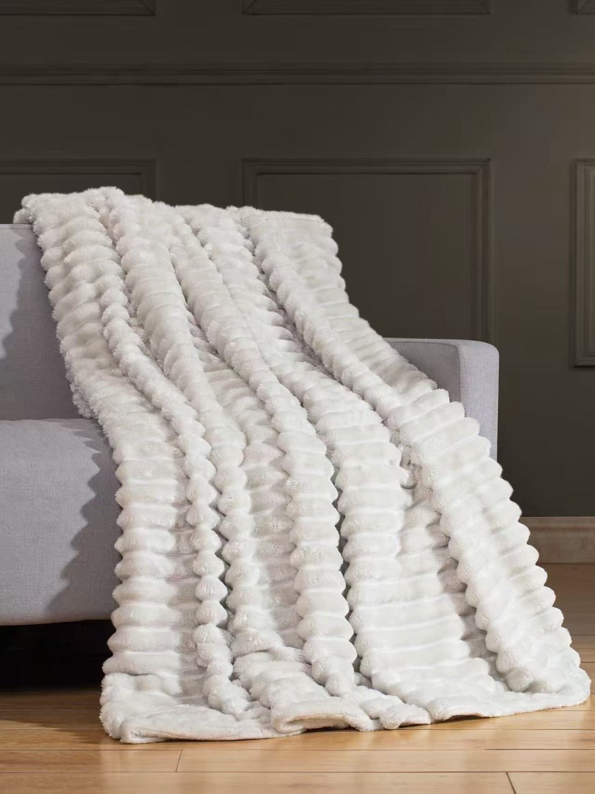 MIĘKKI KOCE 200x220CM.