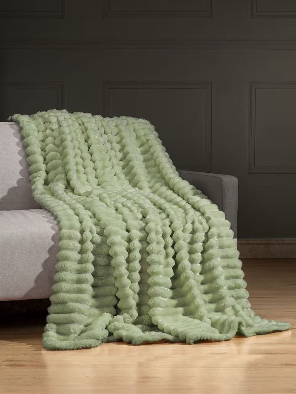 MIĘKKI KOCE 200x220CM.