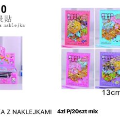 KSIĄŻKI KUROMI Z NAKLEJKAMI.