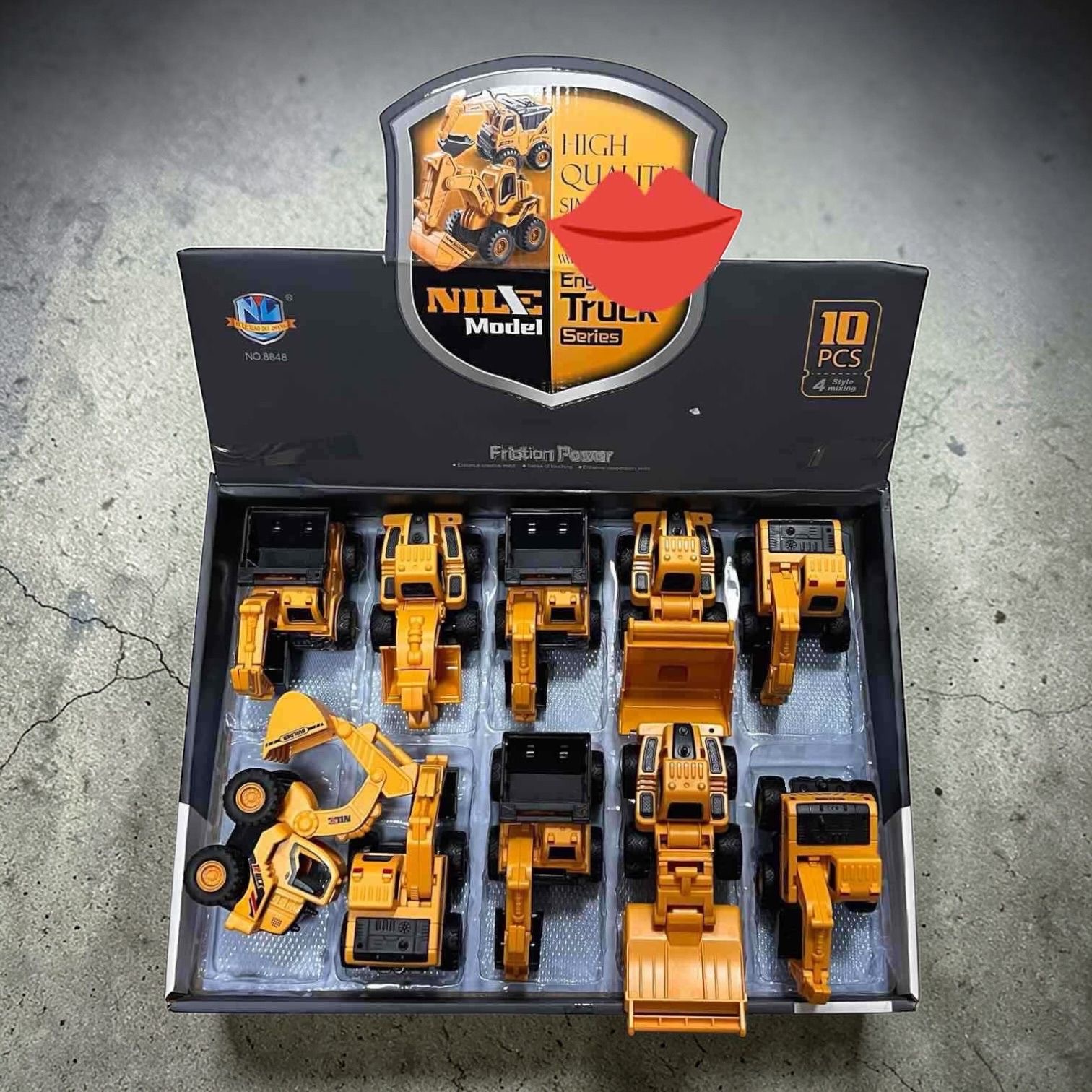 CIĘŻARÓWKA AUTO POJAZDY MASZYNY BUDOWLANE ŚWIATŁO DŻWIĘK.