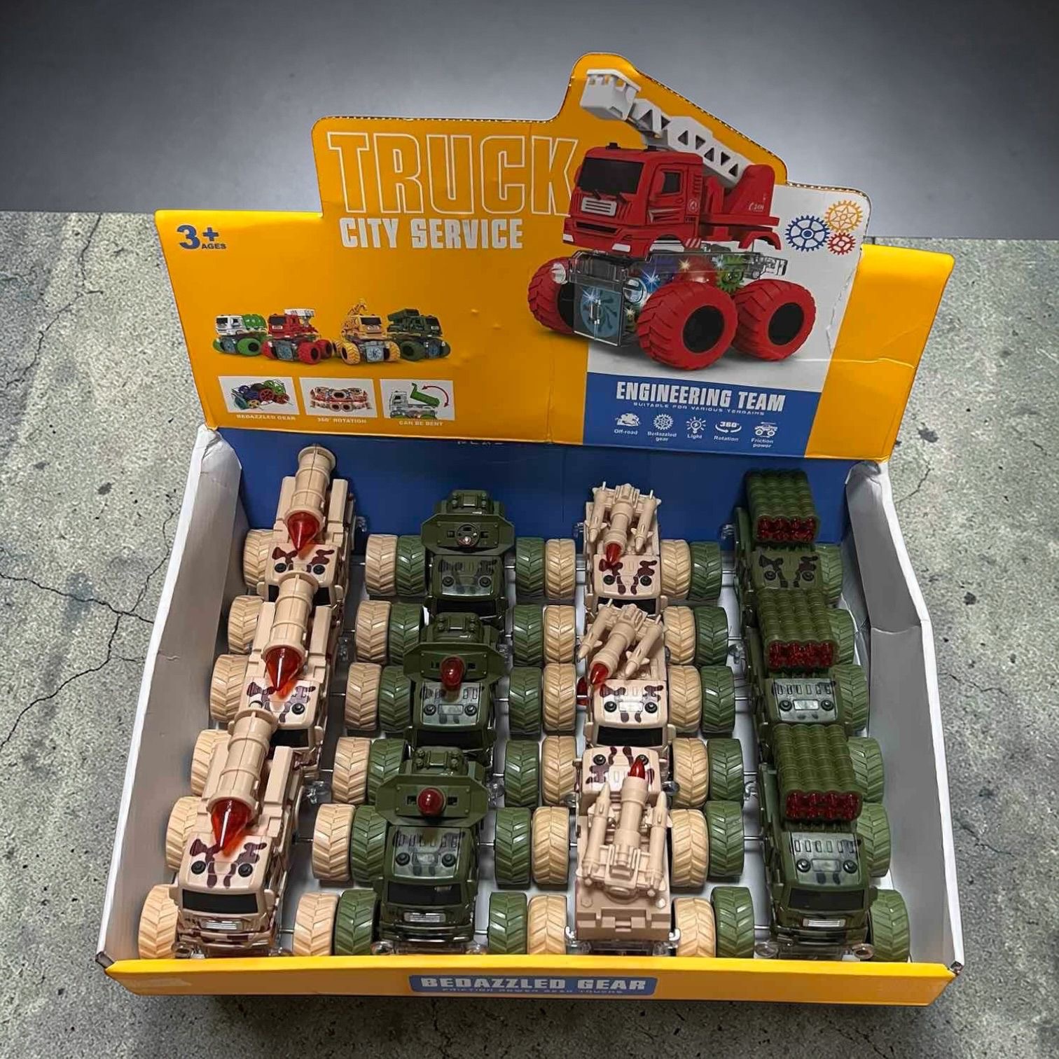 MONSTER TRUCK Z WYRZUTNIA RAKIETAMI ŚWIATŁO DŻWIĘK.