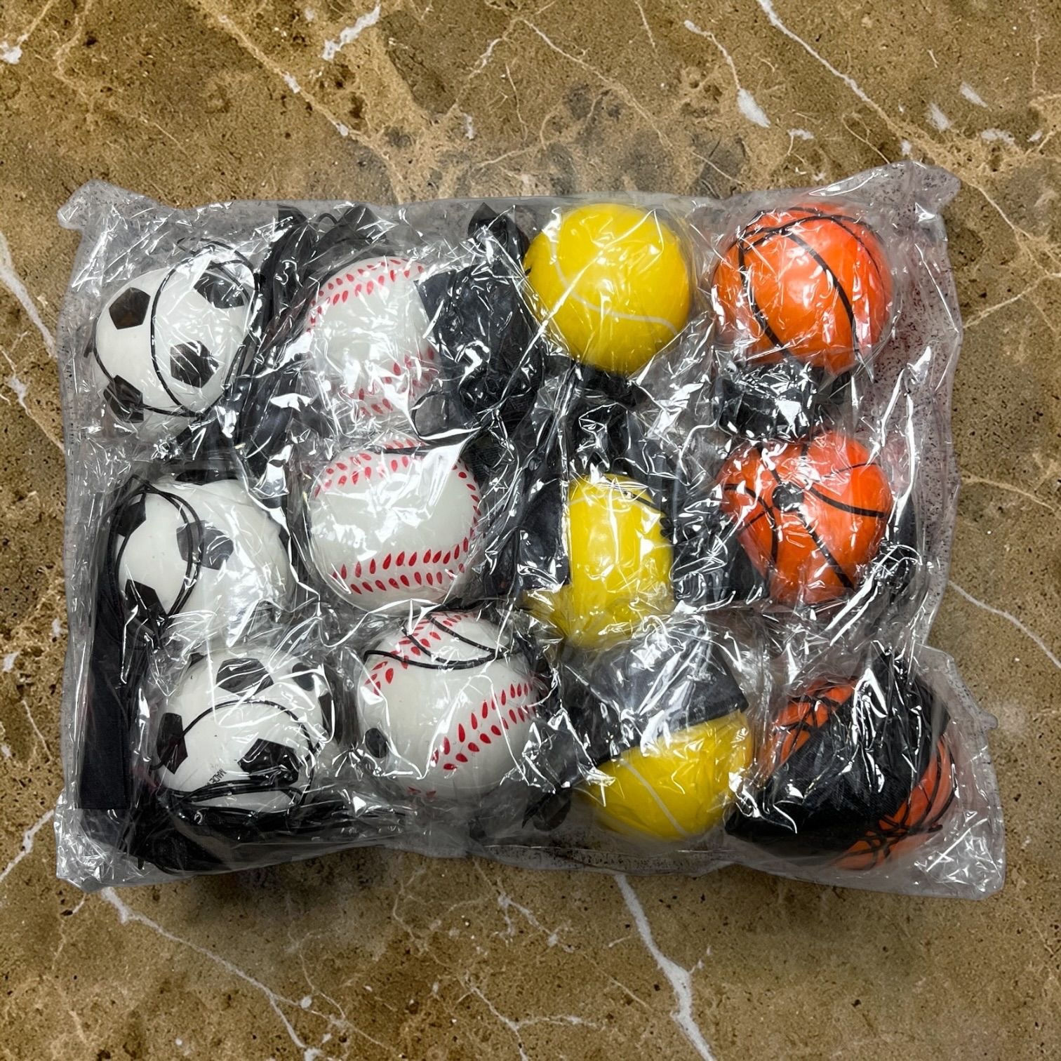 PIŁKA NA GUMCE Z OPASKA ANTYSTRESOWA DLA DZIECI.