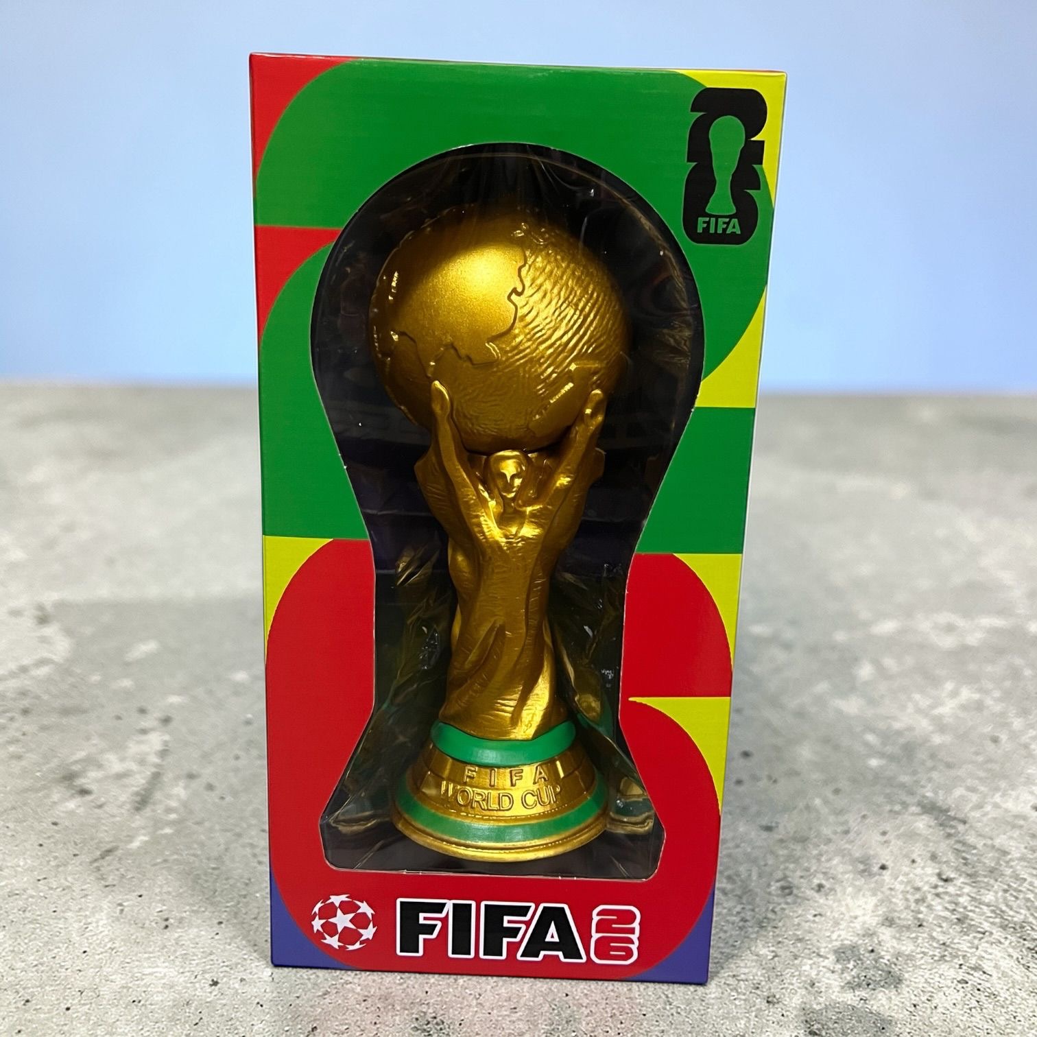 PUCHAR ŚWIATA FIFA PIŁKA NOŻNEJ 25CM.