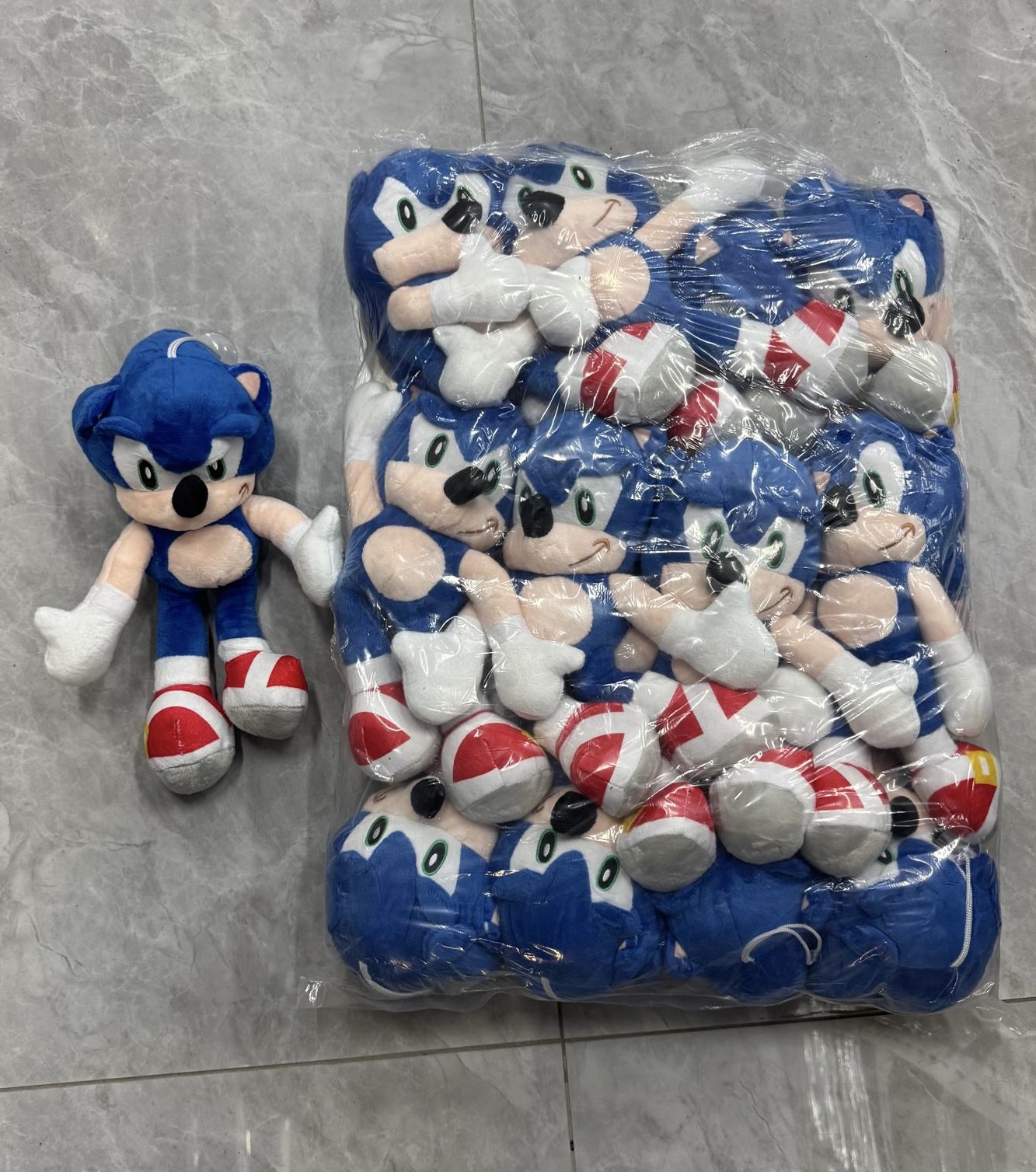 MASKOTKA PLUSZAK SONIC DLA DZIECI 25CM.