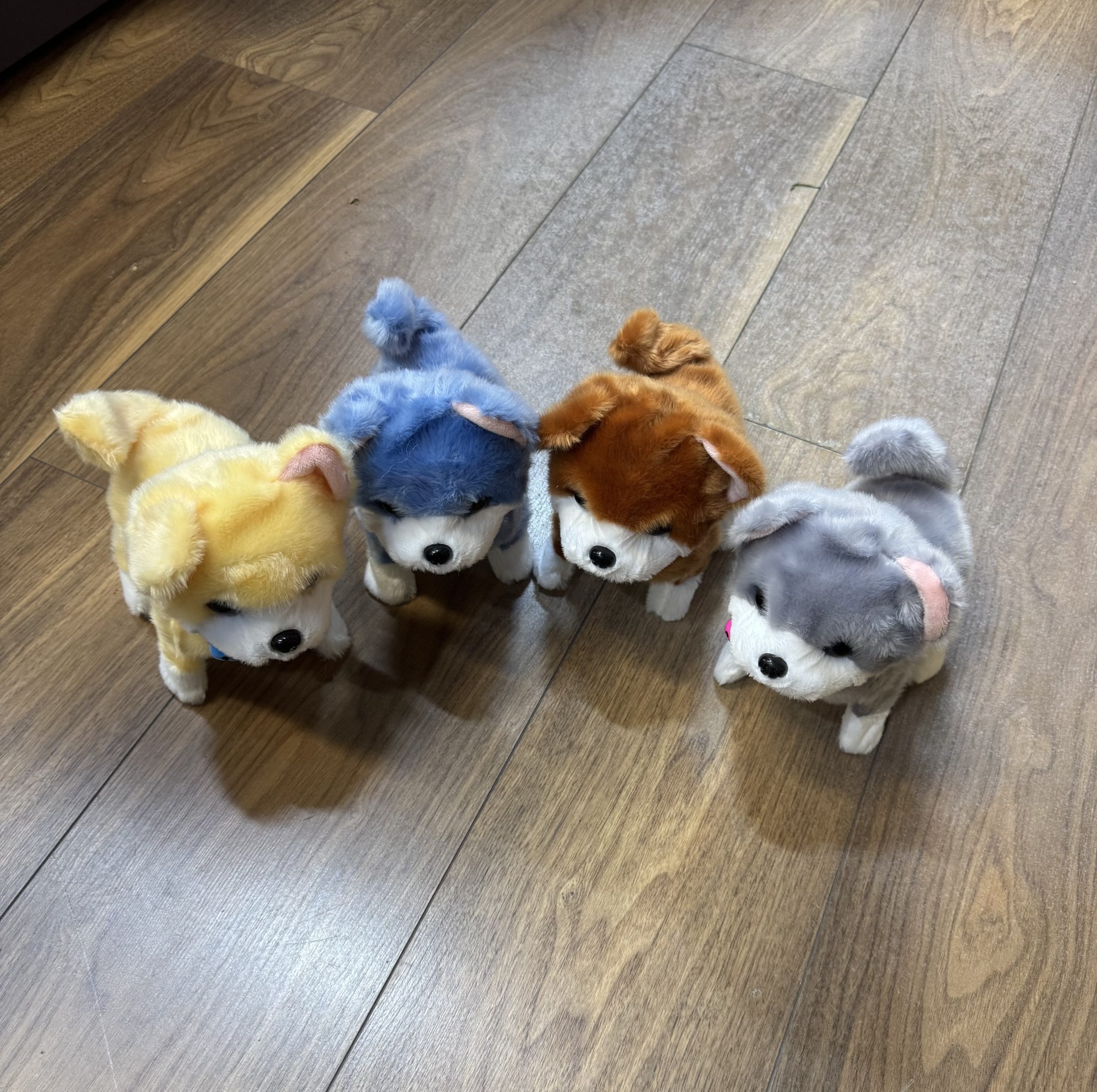 PIESEK NA BATERIE CHODZĄCY SZCZEKAJĄCY 20CM.