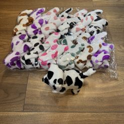 PIESEK NA BATERIE CHODZĄCY SZCZEKAJĄCY.