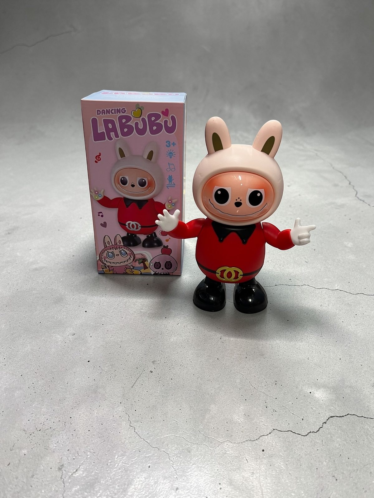 ZABAWKA LABUBU TAŃCZĄCA MUZYKA I ŚWIECACE.