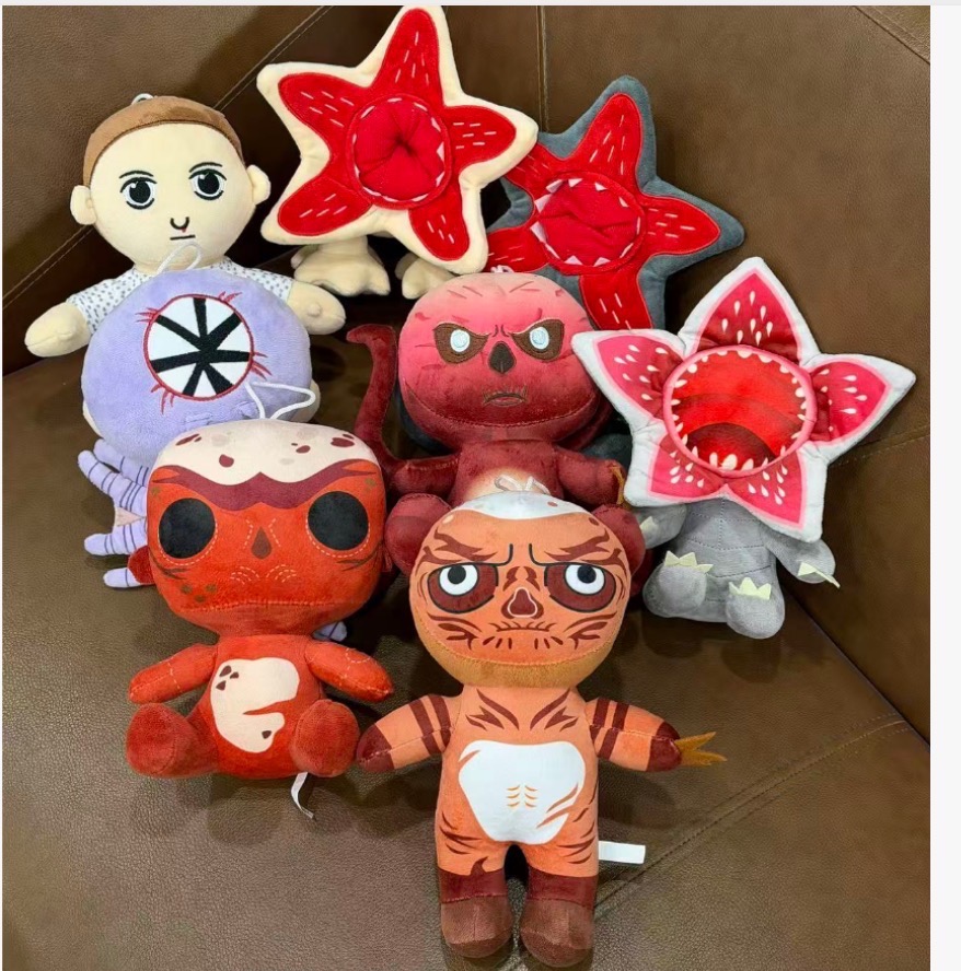 MASKOTKA PLUSZAK STRANGER THINGS 20CM.