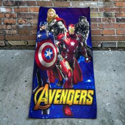 RĘCZNIK KĄPIELOWY AVENGERS DLA DZIECI 70 x 140 CM.