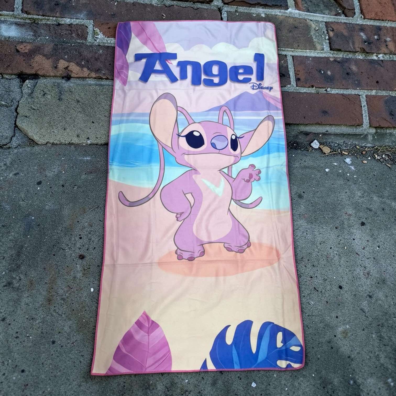 RĘCZNIK KĄPIELOWY STITCH ANGEL DLA DZIECI 70 x 140 CM.