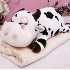 MASKOTKA PODUSZKA KROWA Z KOCEM 3W1 50CM.