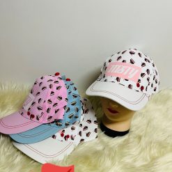 CZAPKA Z DASZKIEM DLA KOBIETA.