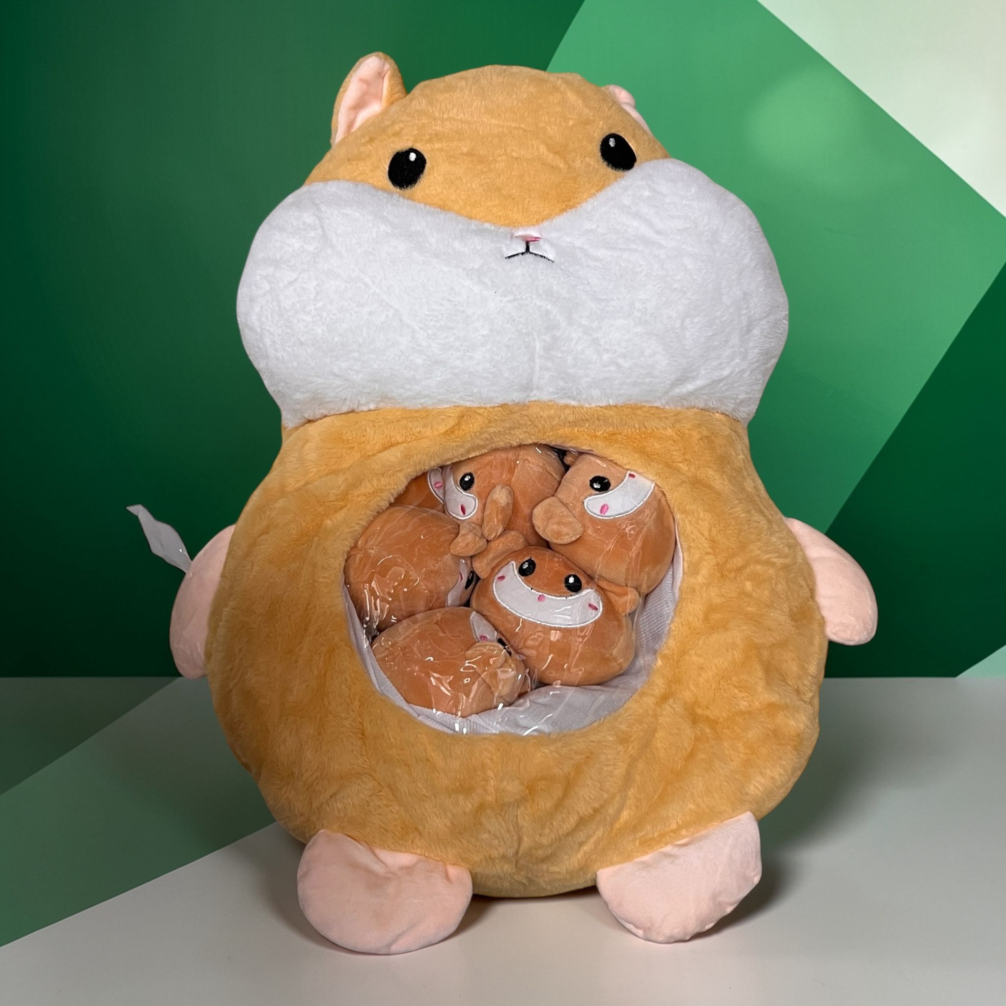 PODUSZKA PLUSZOWA CHOMIK PUDDING Z MASKOTKAMI DLA DZIECI.