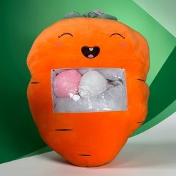 PODUSZKA PLUSZOWA MARCHEWKA PUDDING Z MASKOTKAMI DLA DZIECI.