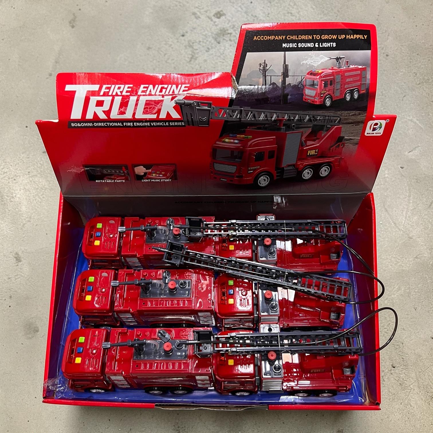 WÓZ STRAŻACKI CZERWONY Z ŚWIATŁEM I DŻWIĘKIEM.