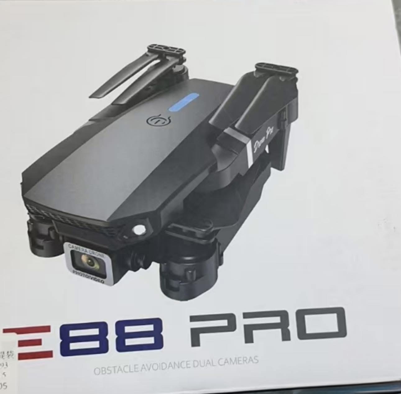 DRON E88 PRO ZDALNIE STEROWANY NA PILOTA.