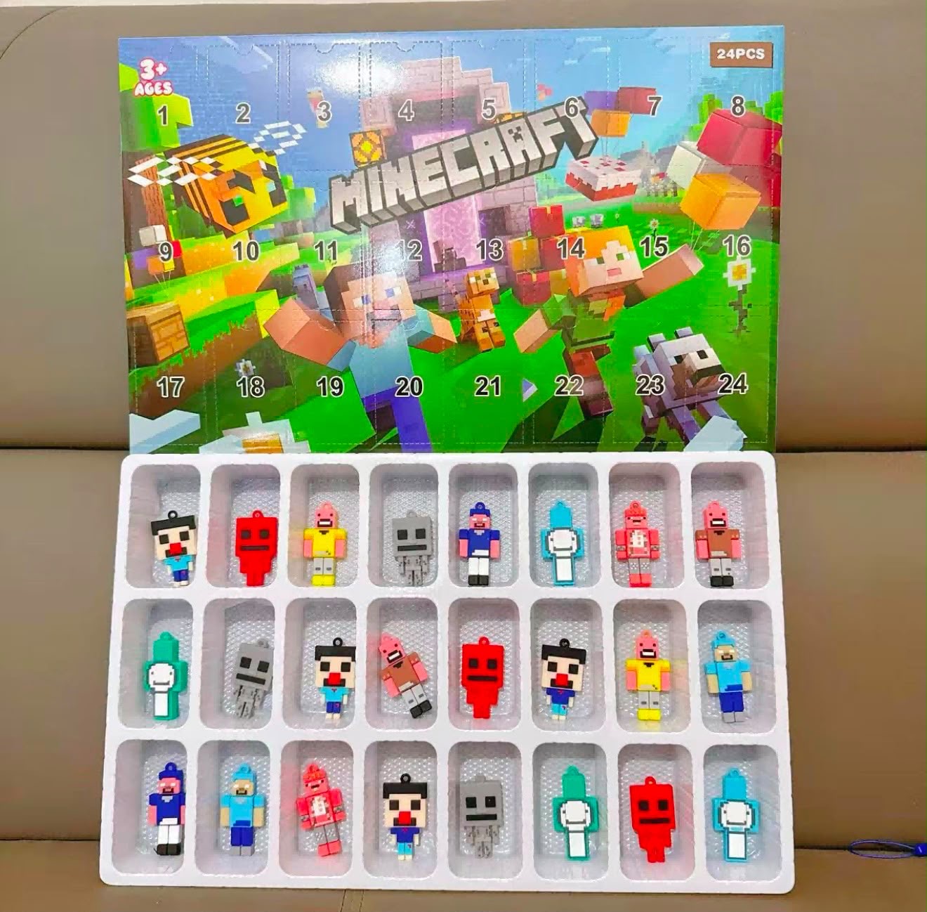 KALENDARZ ADWENTOWY FIGURKI MINECRAFT.
