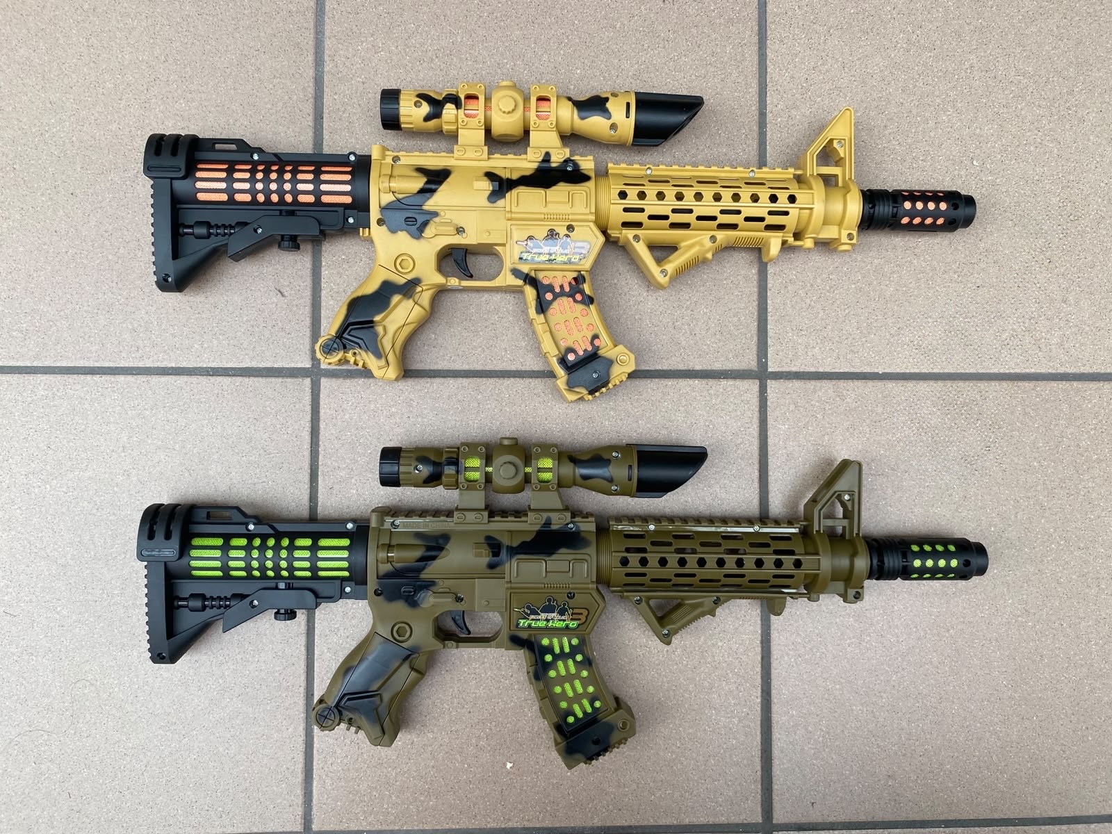 PISTOLET DLA DZIECI DŹWIĘKOWY ŚWIECĄCY NA BATERIE.