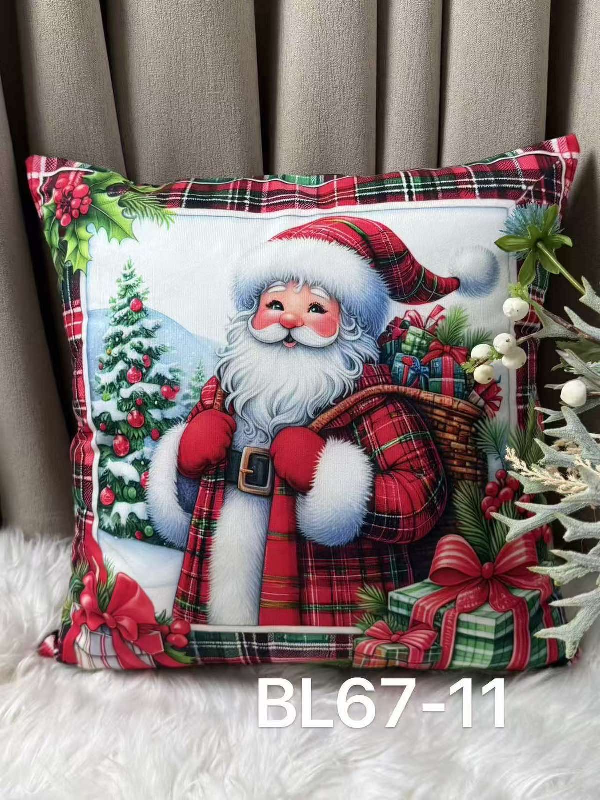 POSZEWKI NA PODUSZKĘ ŚWIĘTOWANIE 40/40CM.